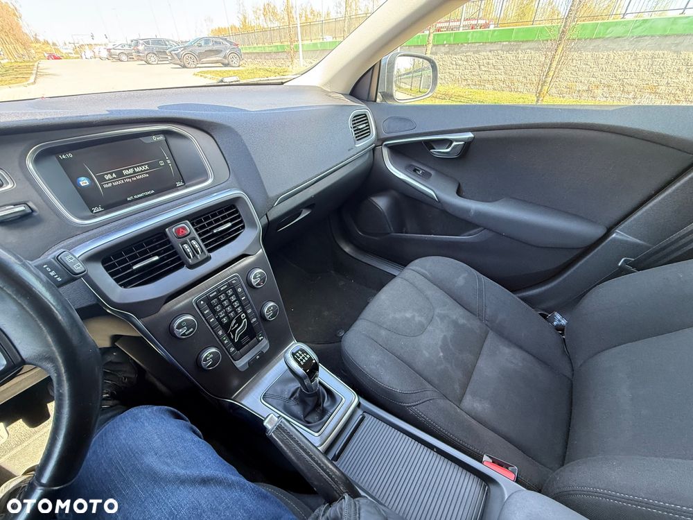 Volvo V40 D4 Momentum - 13