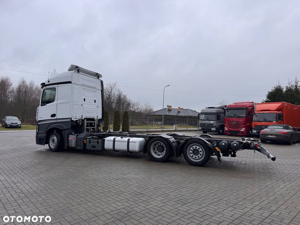 Mercedes-Benz Actros - 17