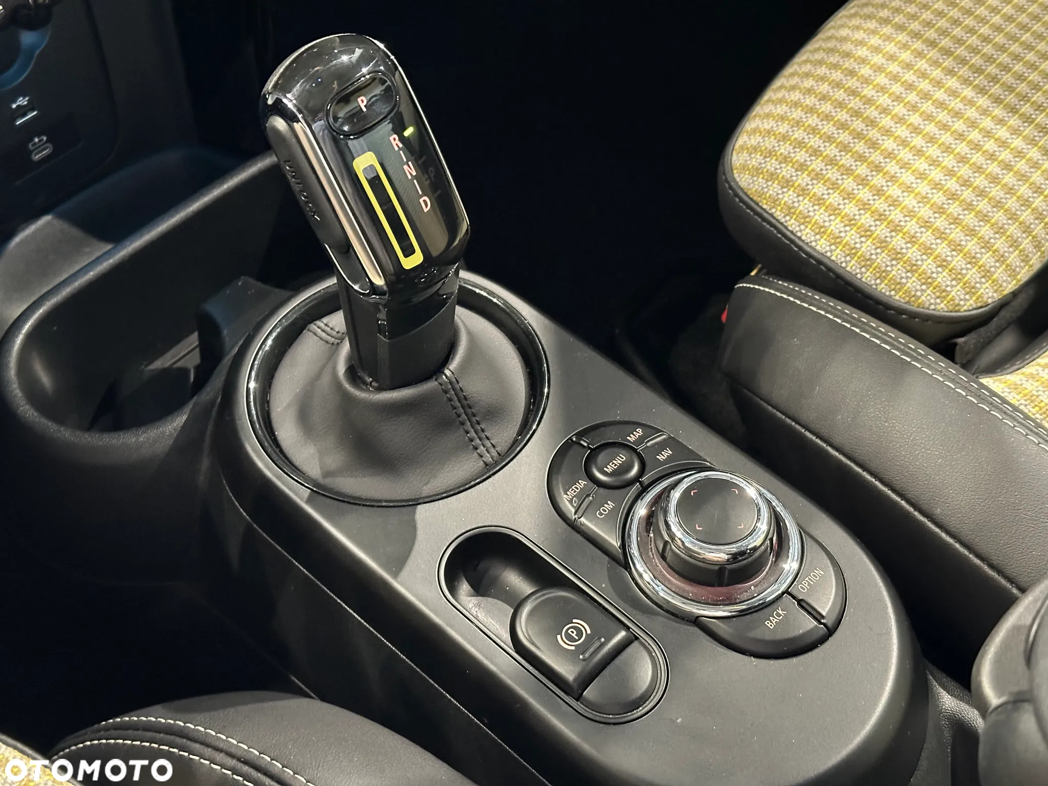 MINI Cooper SE - 10