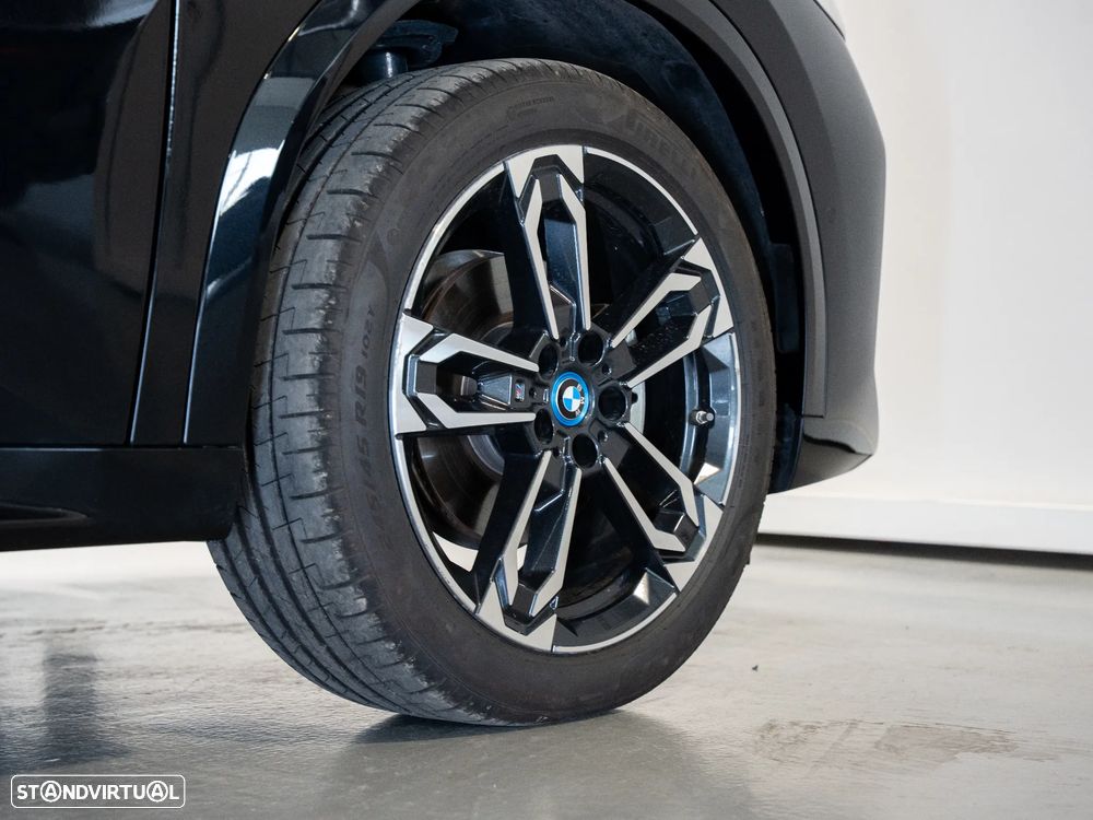 BMW iX2 eDrive20 Pack Desportivo M - 26