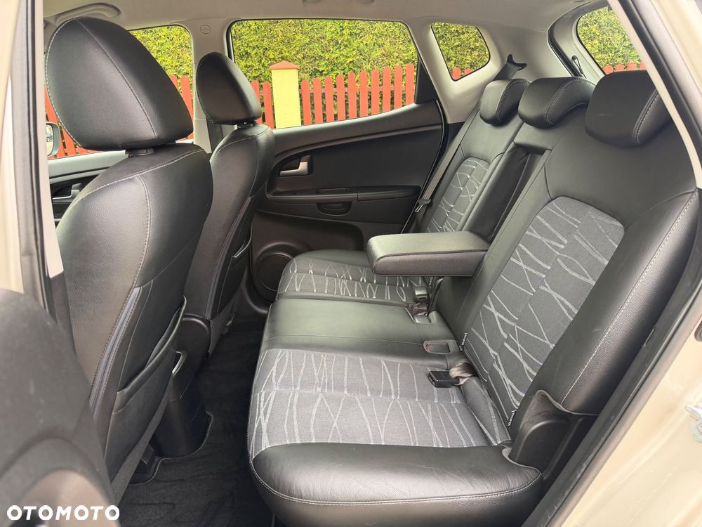 Kia Venga 1.6 CVVT Titanium Collection - 5