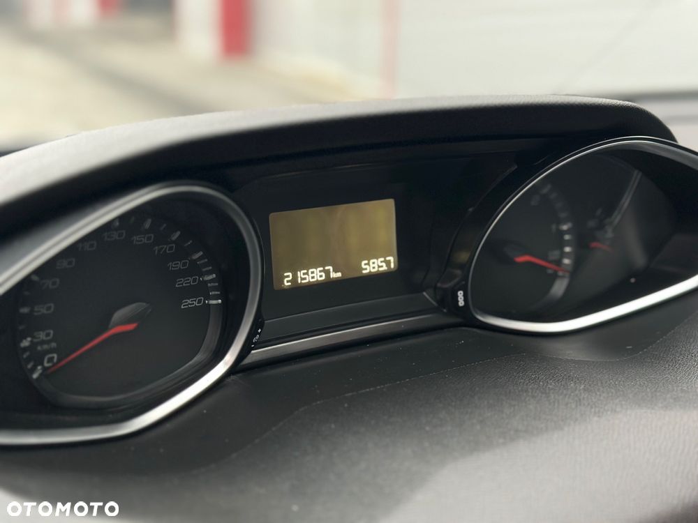 Peugeot 308 1.6 BlueHDi Active S&S EAT6 - 9