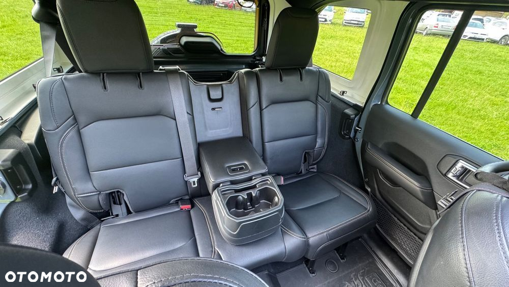 Jeep Wrangler Unlimited GME 2.0 Turbo Sahara - 11