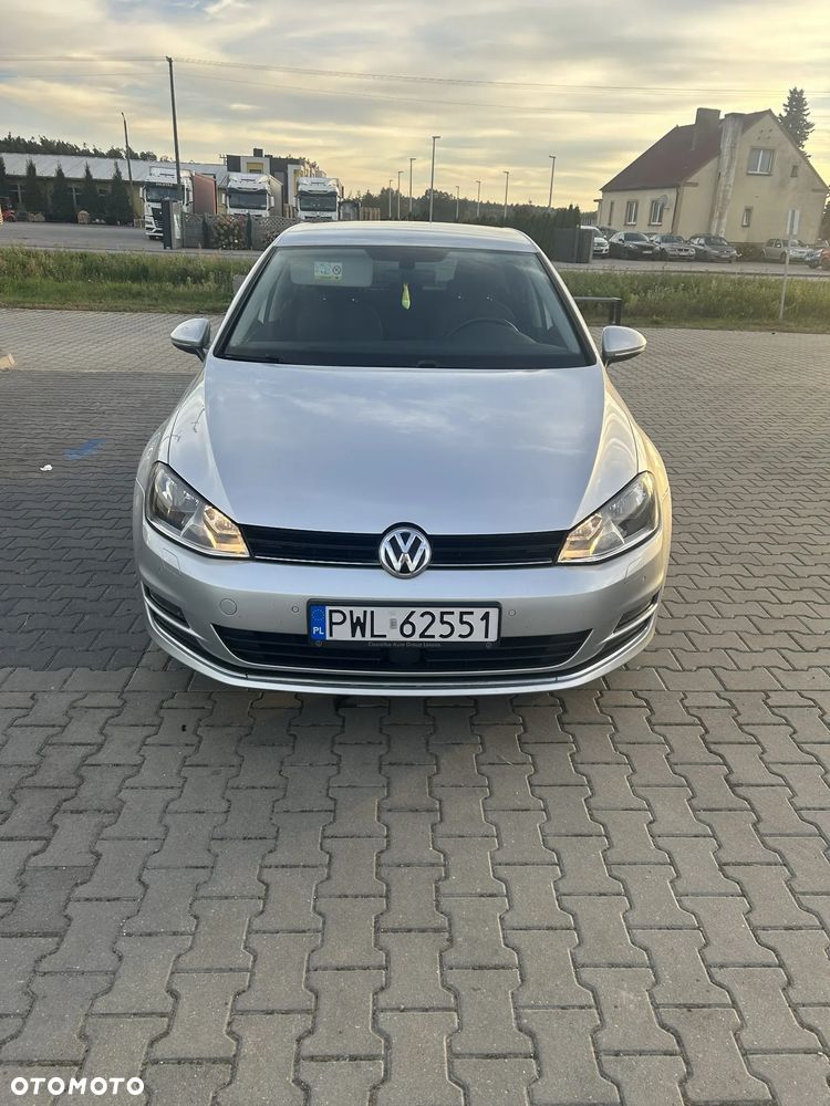 Volkswagen Golf - 2
