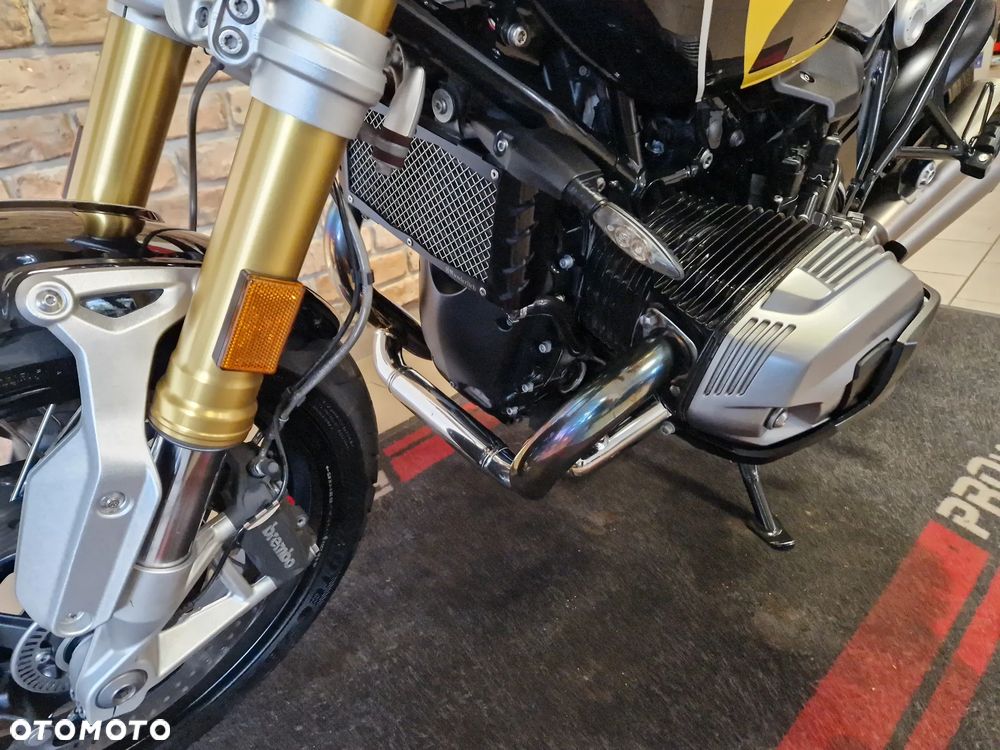 BMW R - 16