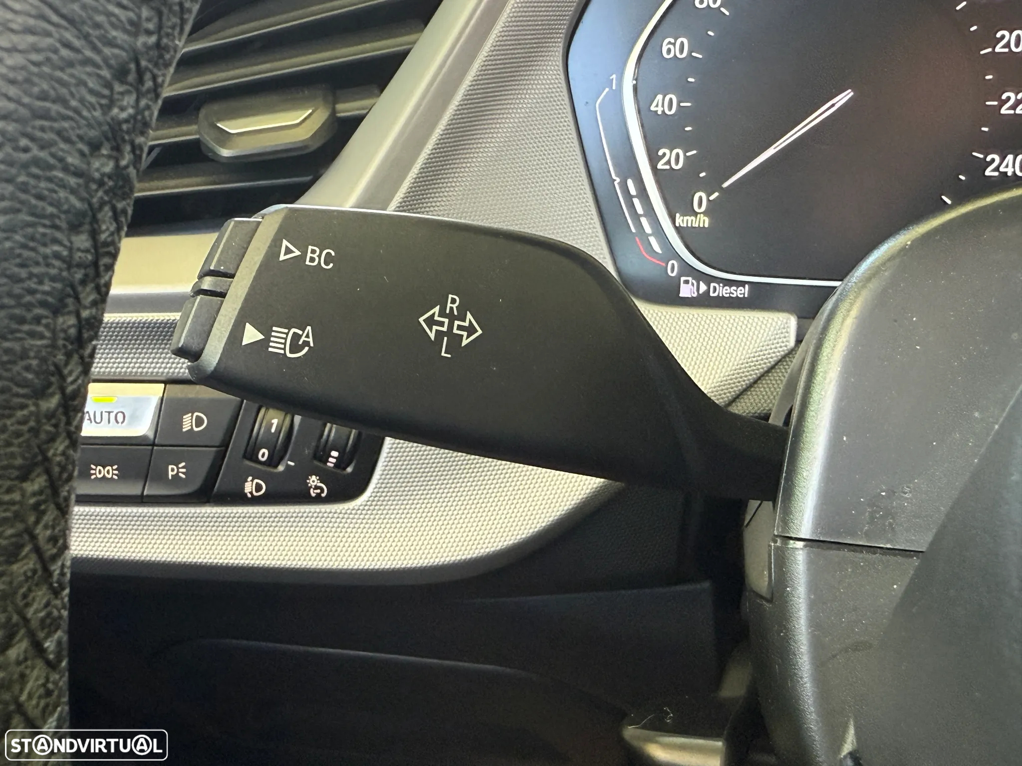 BMW 116 d Pack Color Vision Auto - 34
