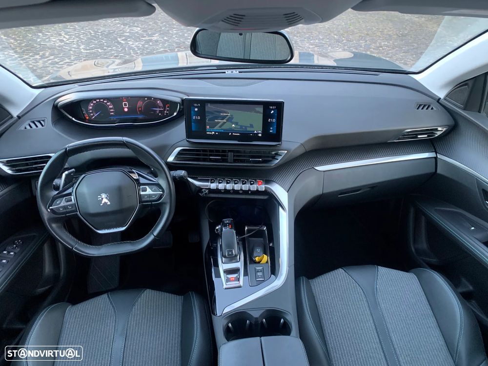 Peugeot 3008 1.5 BlueHDi Allure Pack EAT8 - 17