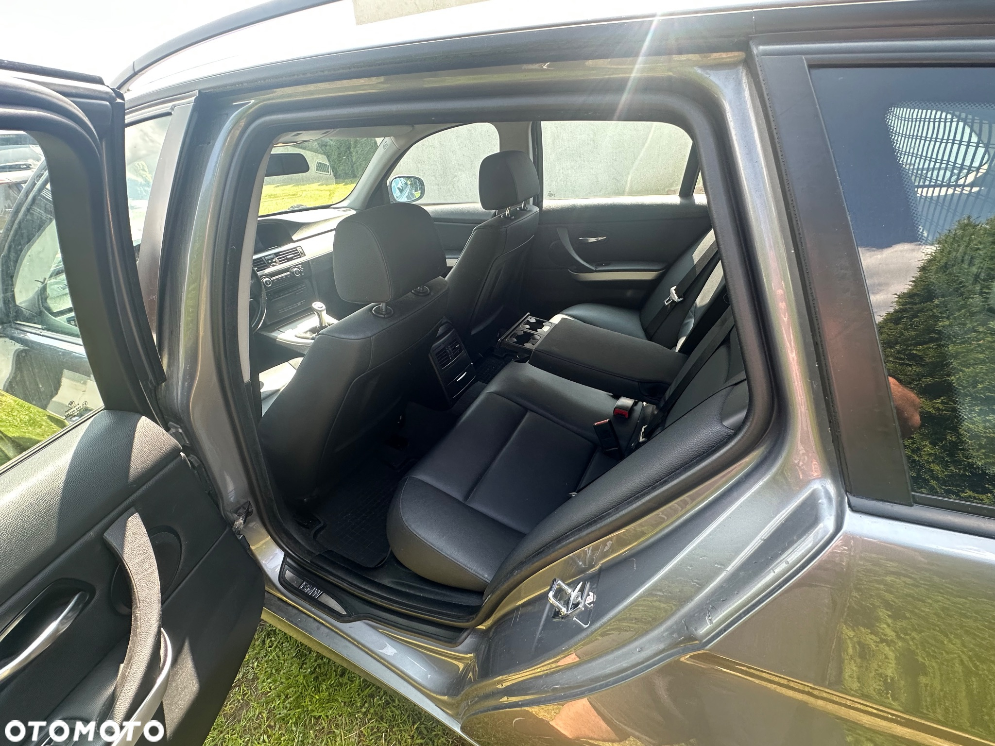 BMW Seria 3 318d DPF Touring Edition Lifestyle - 10