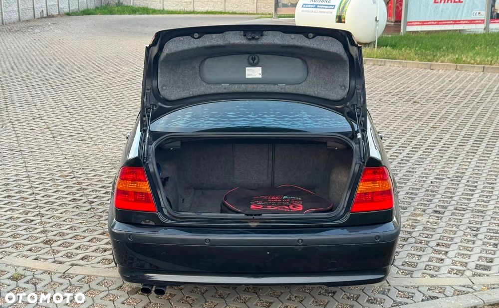 BMW Seria 3 325i - 24
