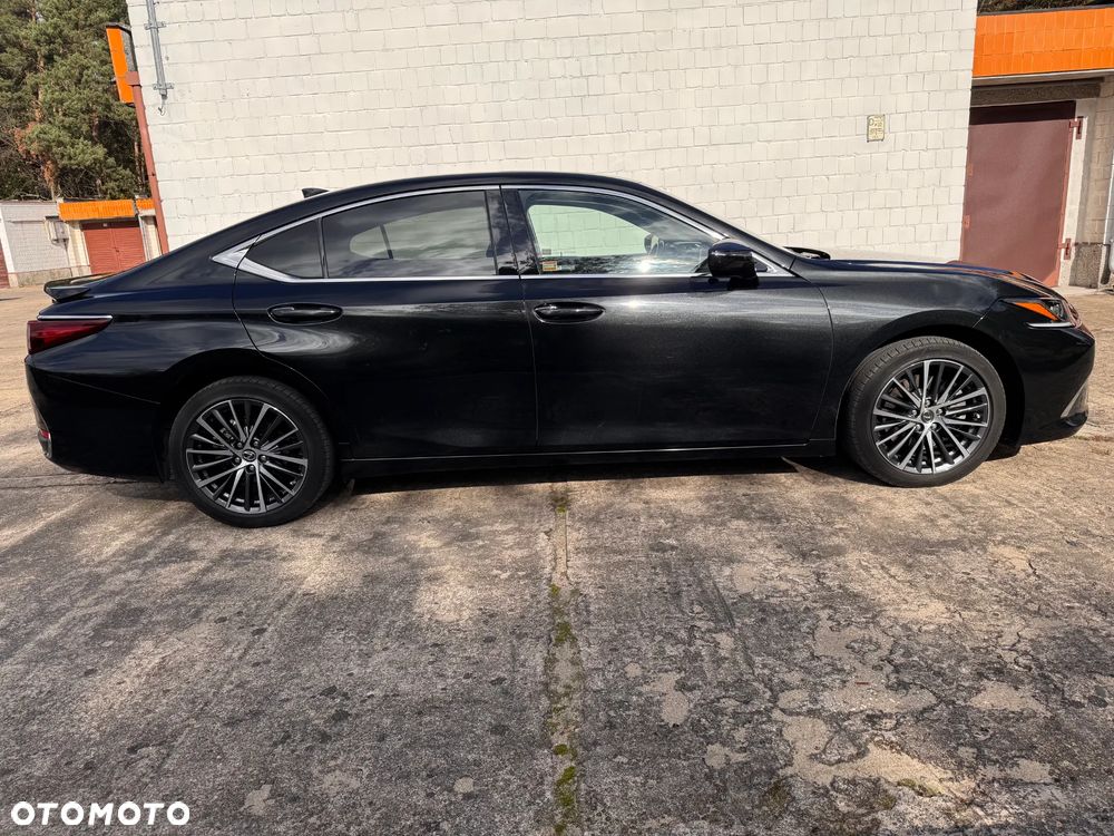 Lexus ES 300h Business Edition - 5