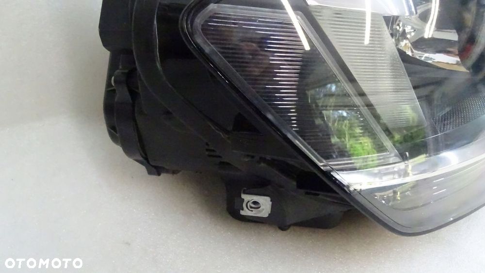 VW GOLF VII - lampa przednia prawa BIXENON SKRĘTNY - 4