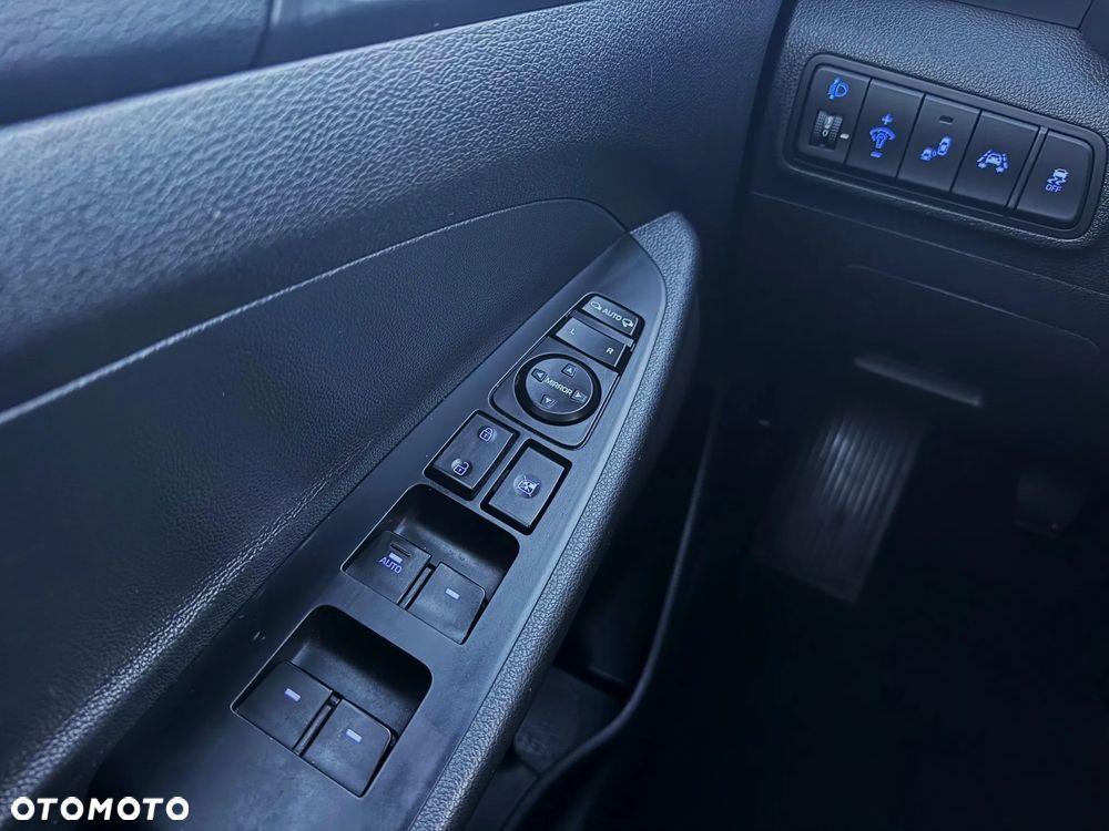 Hyundai Tucson blue 1.7 CRDi 2WD Passion Plus - 16