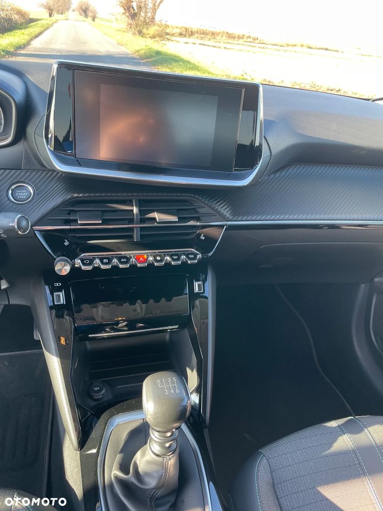 Peugeot 208 - 21