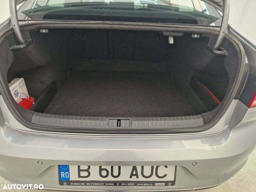 Volkswagen Passat 2.0 TDI DSG Highline - 10