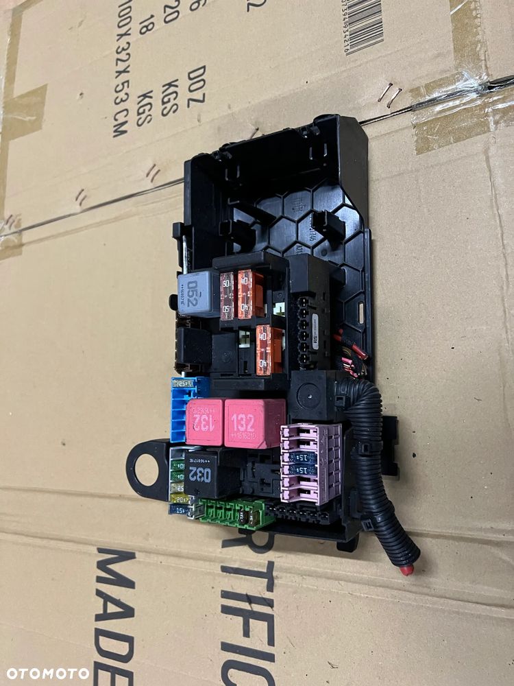 Skrzynka bezpieczników bezpieczniki moduł Mercedes E-Klasa W213 A2139068701 - 2
