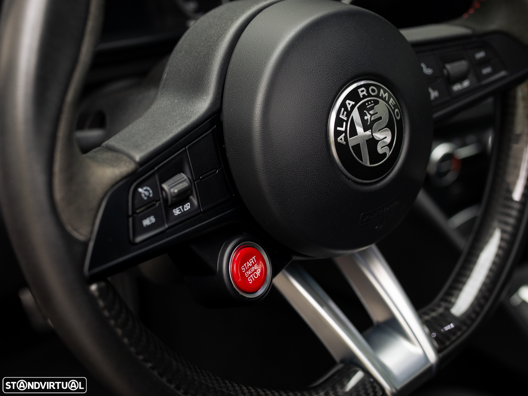 Alfa Romeo Giulia 2.9 Bi-Turbo Quadrifoglio - 30