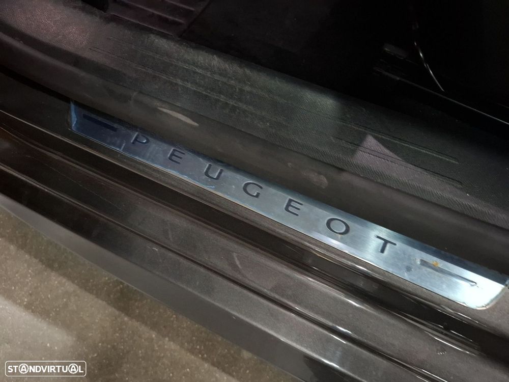 Peugeot 208 1.2 PureTech GT EAT8 - 26
