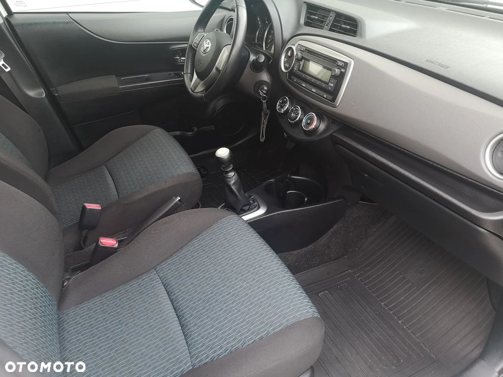 Toyota Yaris - 12