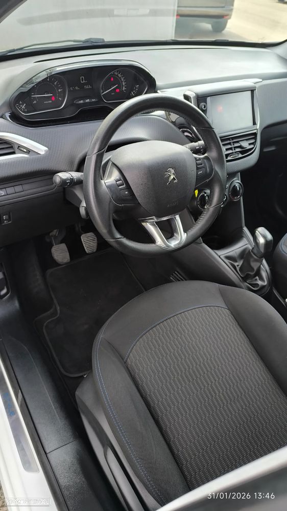 Peugeot 208 1.2 PureTech Style - 30