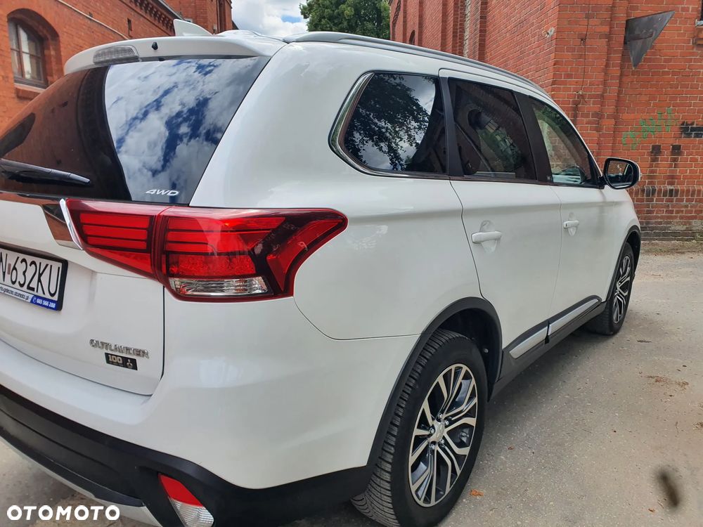 Mitsubishi Outlander 2.2 DI-D 4WD Automatik Edition 100+ - 5