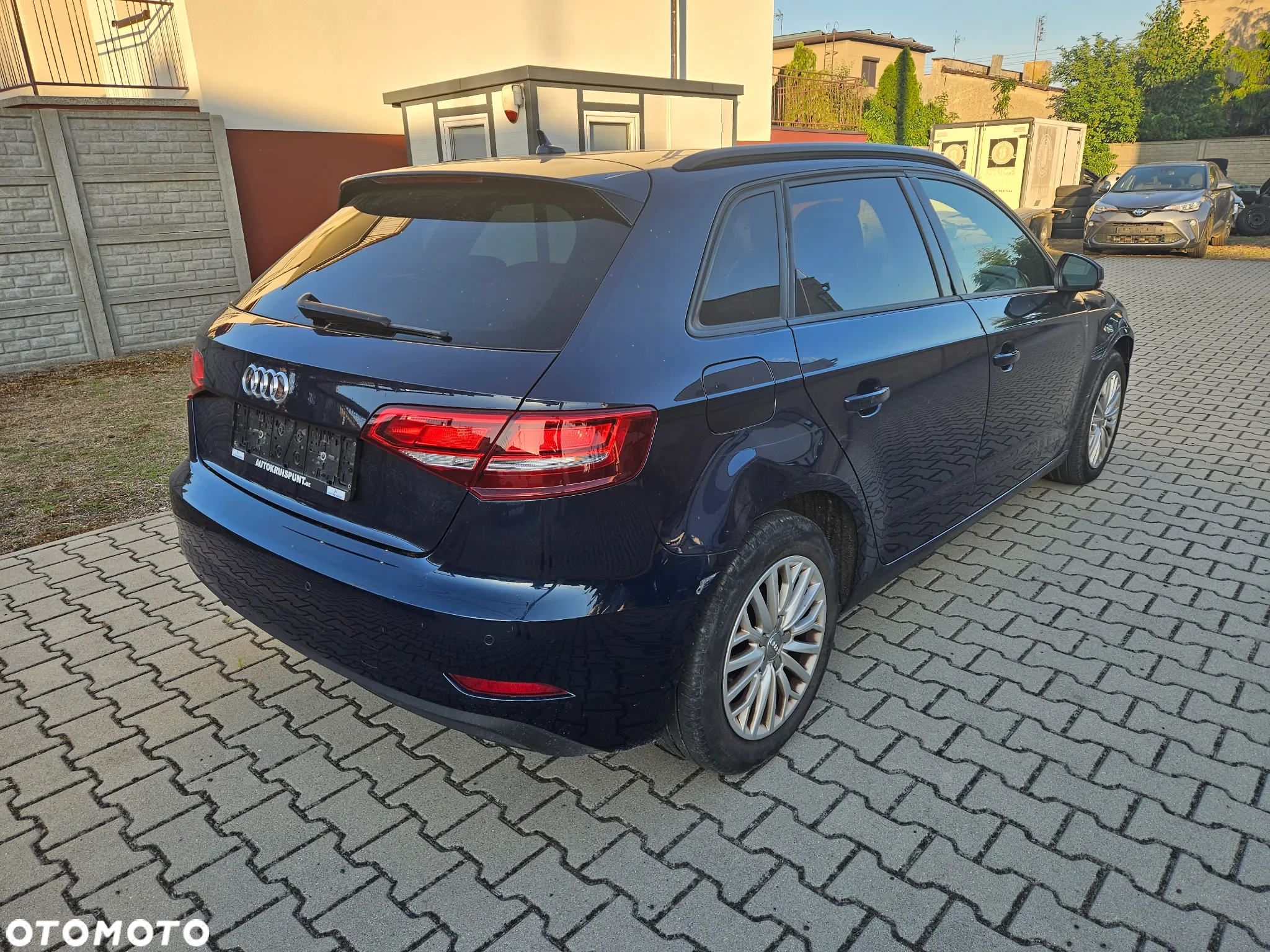 Audi A3 1.6 TDI Sportback S tronic sport - 4