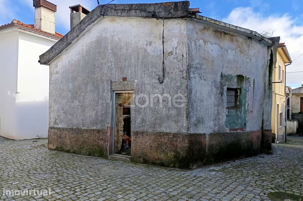 Reerguer com Estilo: Moradia T2 com Vista sobre Paços, Sabrosa - Grande imagem: 4/36
