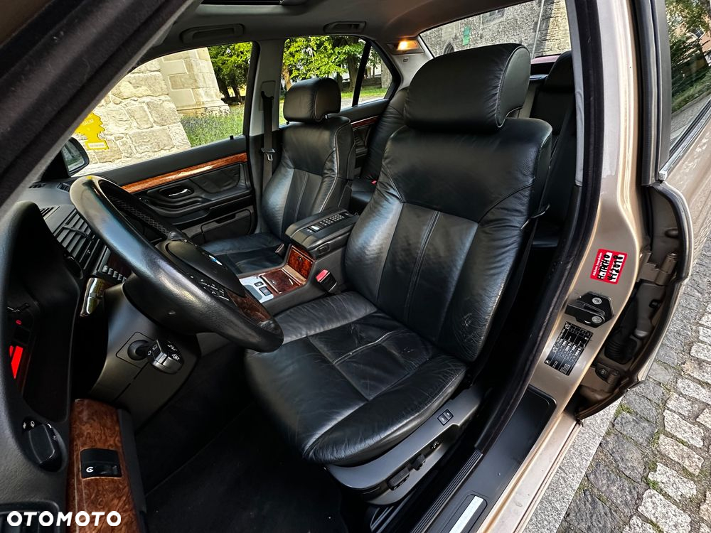 BMW Seria 7 735i - 10