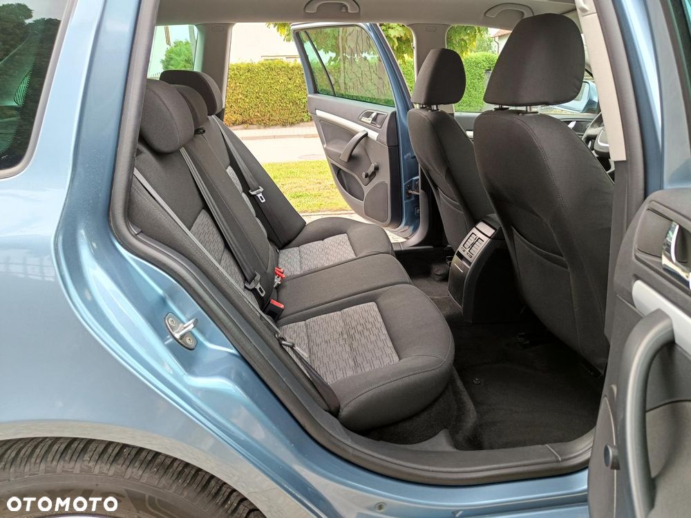 Skoda Octavia 1.6 Combi Ambiente - 26