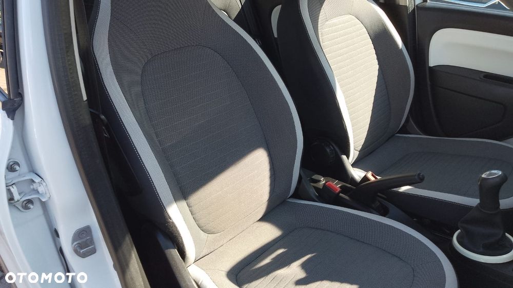 Ford Focus 1.6 Ambiente - 24