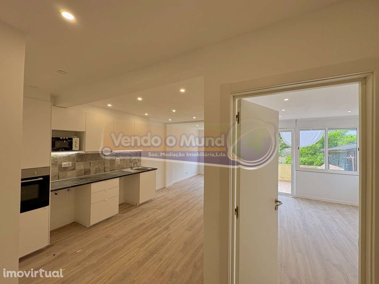 Apartamento T2 em Mem Martins (LXSIN022) - Grande imagem: 2/31