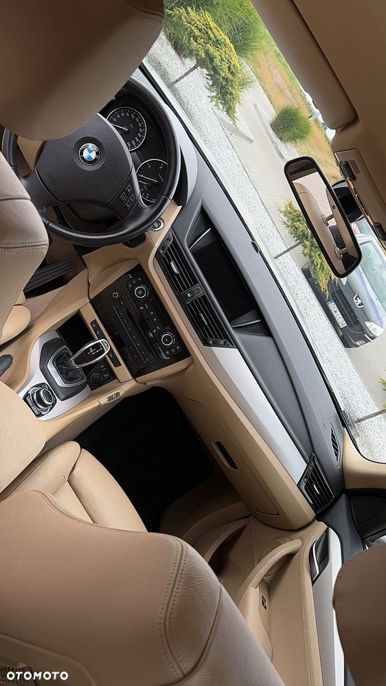 BMW X1 xDrive20d - 9