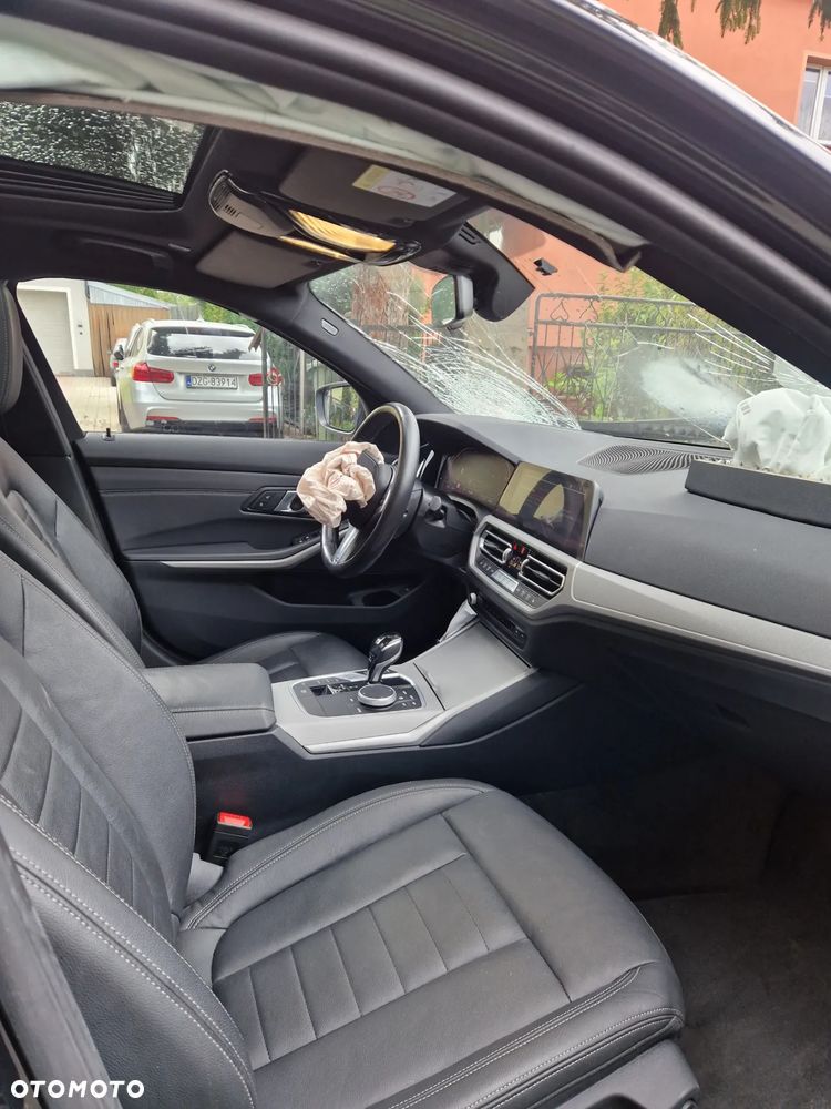 BMW Seria 3 320i Touring - 14