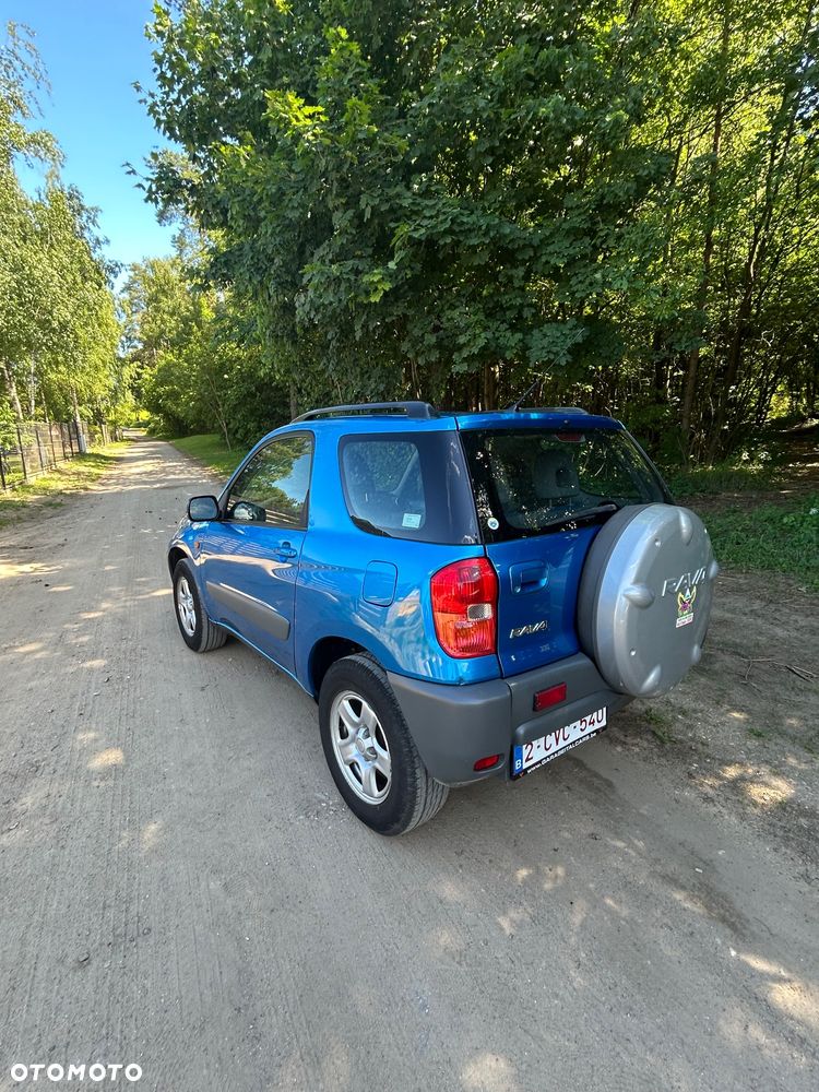 Toyota RAV4 1.8 VVT-i 4x2 - 4