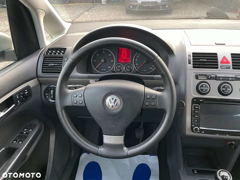 Volkswagen Touran 1.9 TDI DPF Freestyle - 24