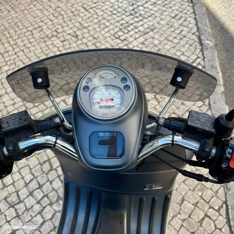 Piaggio Vespa GTS 300 - 13