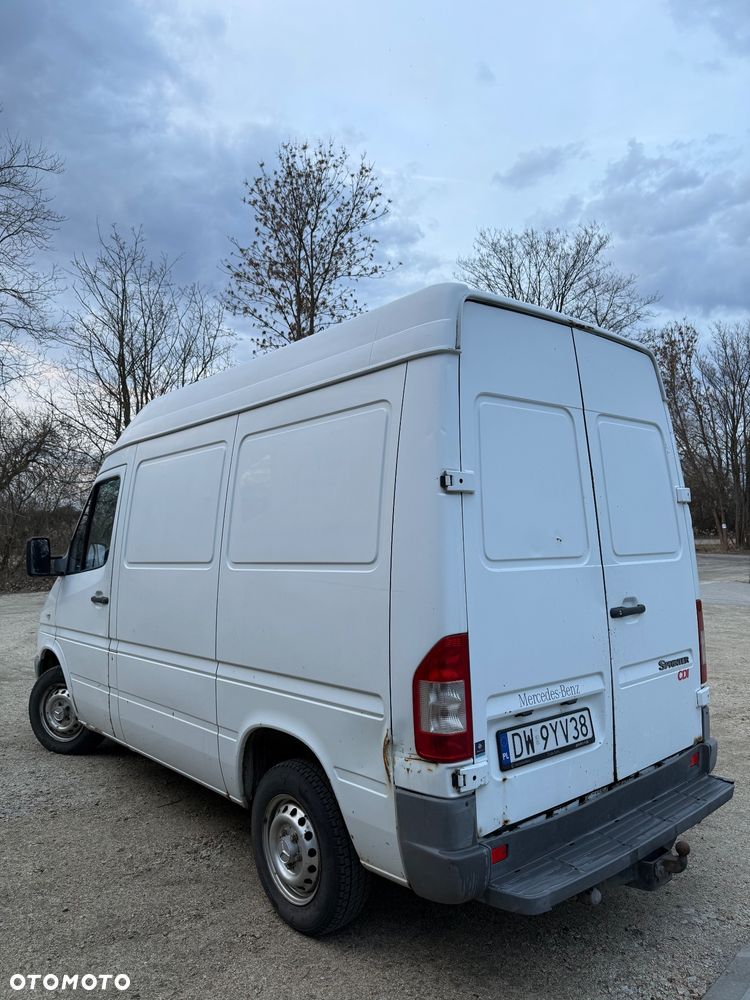 Mercedes-Benz Sprinter - 4