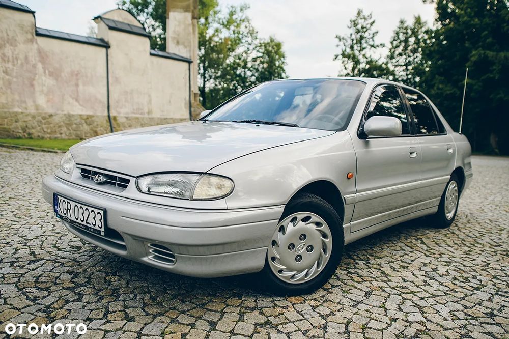 Hyundai Lantra - 13