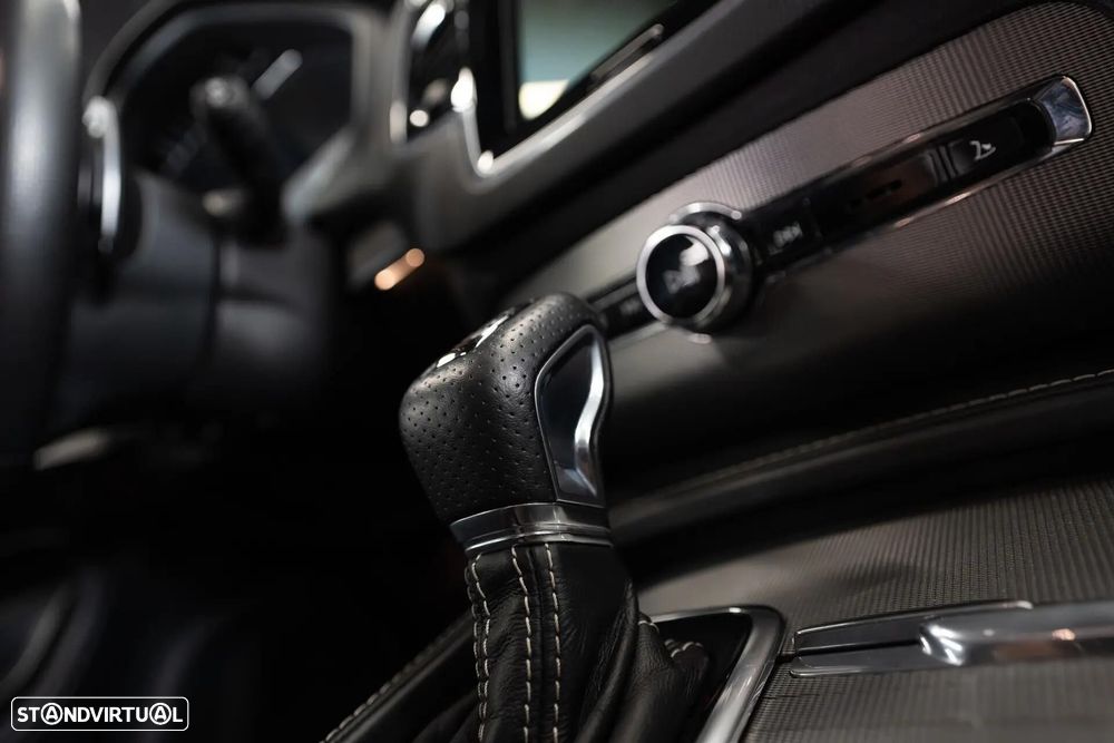 Volvo XC 90 2.0 D4 R-Design - 36