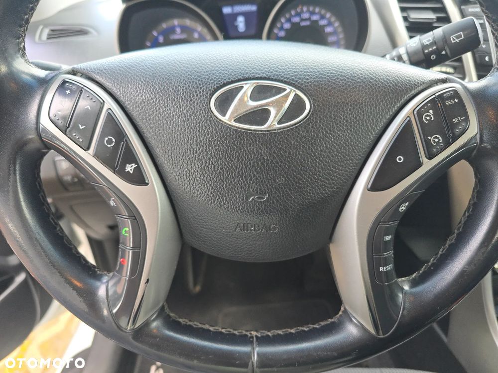 Hyundai i30 blue 1.6 CRDi YES Silver - 10