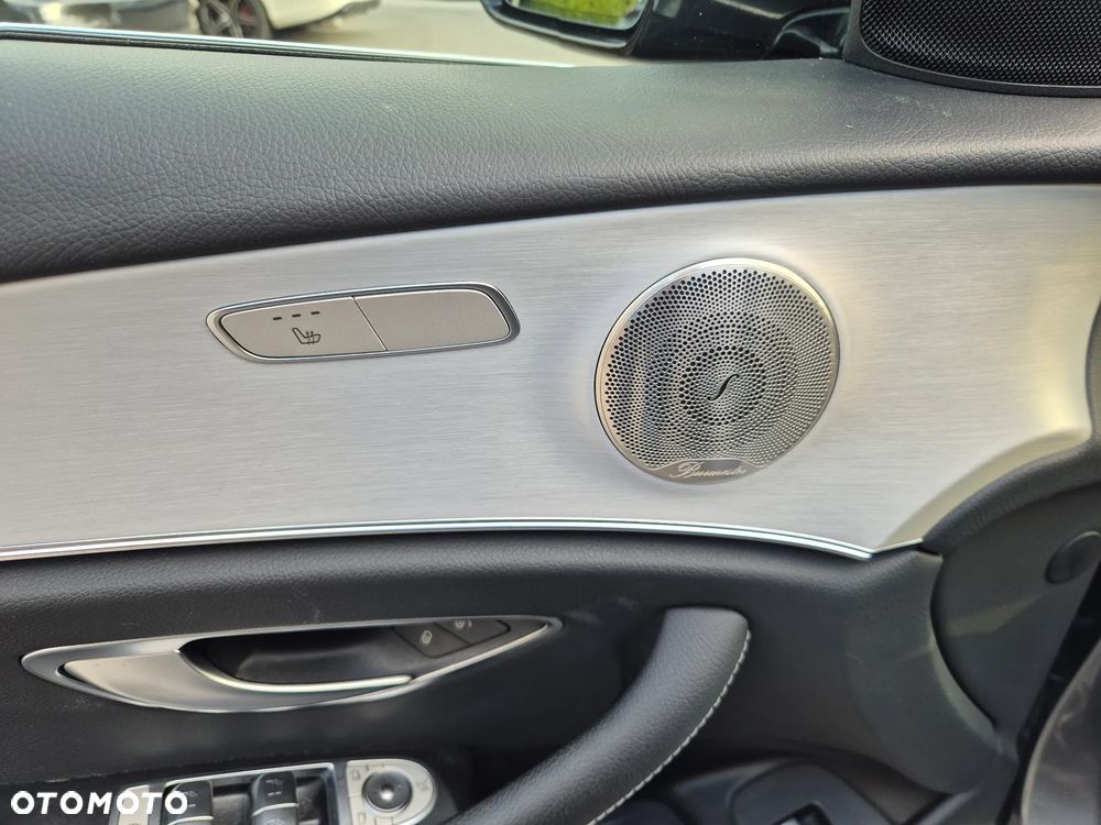 Mercedes-Benz Klasa E 220 d 4-Matic Exclusive - 29