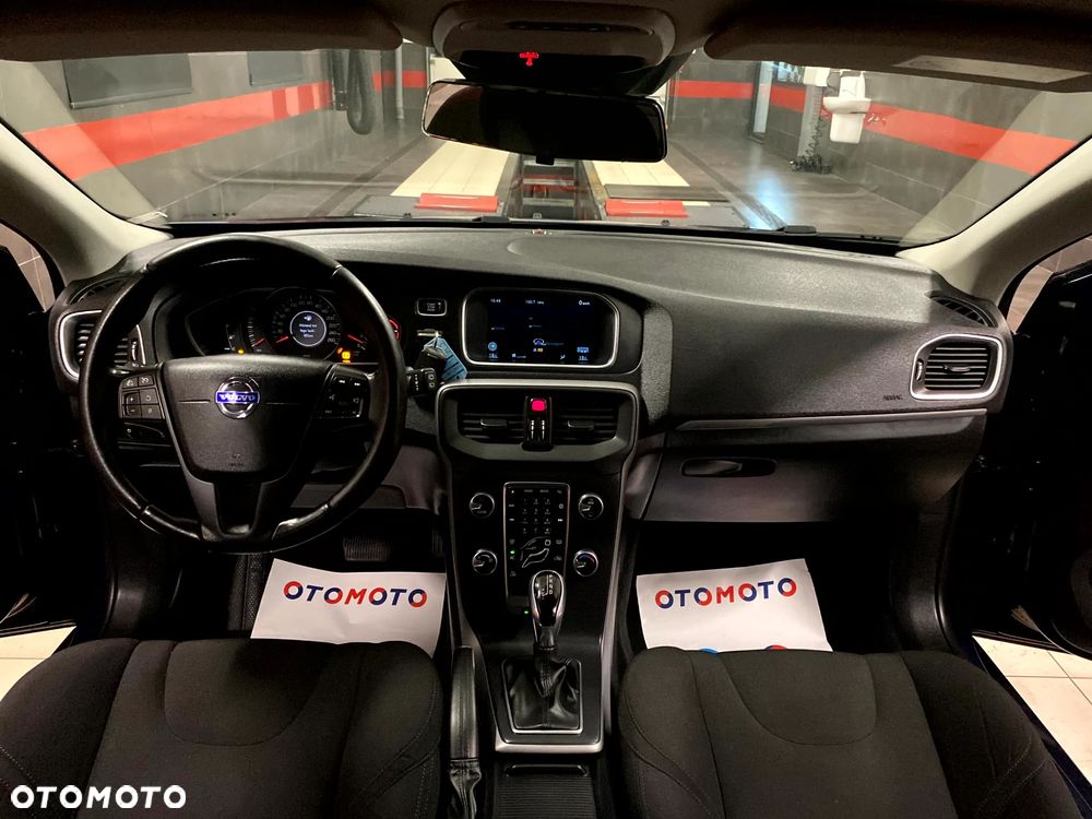 Volvo V40 D2 Momentum - 17