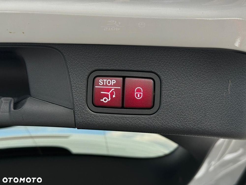 Mercedes-Benz GLB 200 AMG Line 7G-DCT - 31