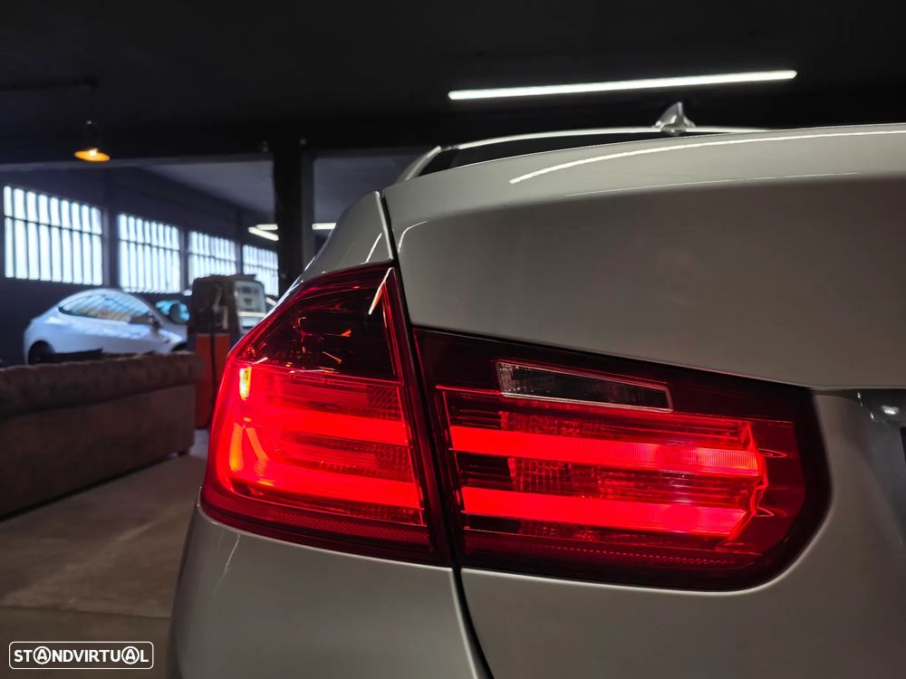 BMW 320 d Aut. Luxury Line - 32