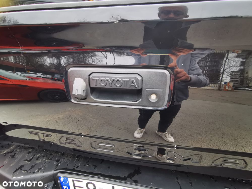 Toyota Tacoma - 17