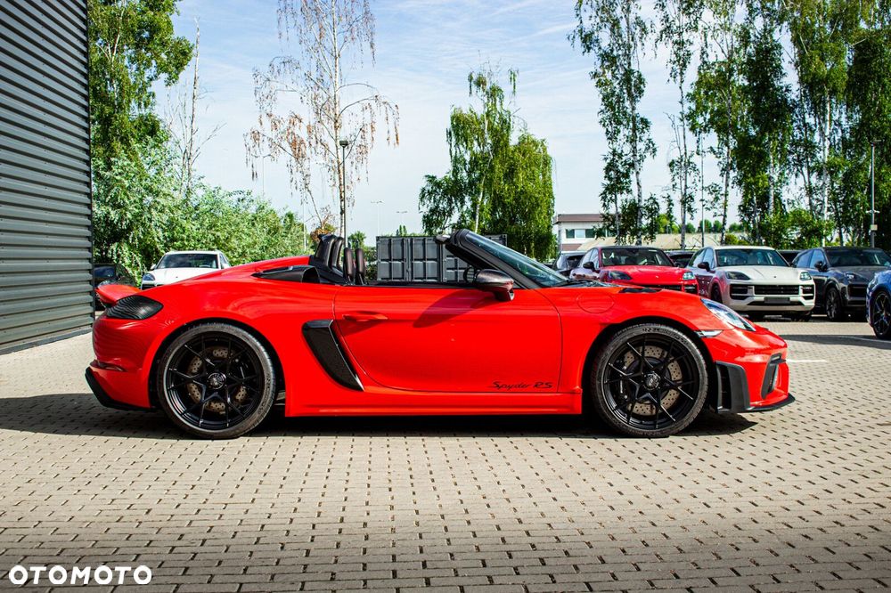 Porsche 718 Spyder - 5
