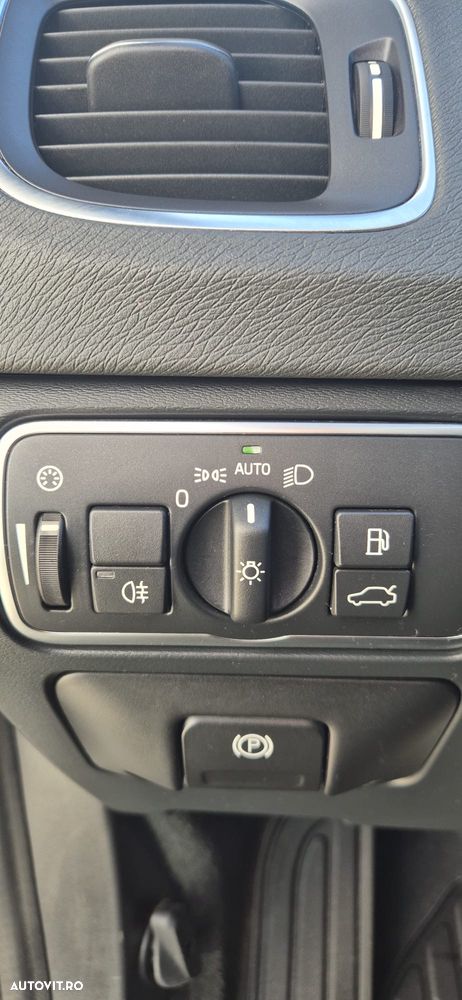 Volvo V60 D6 Plug-In-Hybrid AWD Geartronic Summum - 19