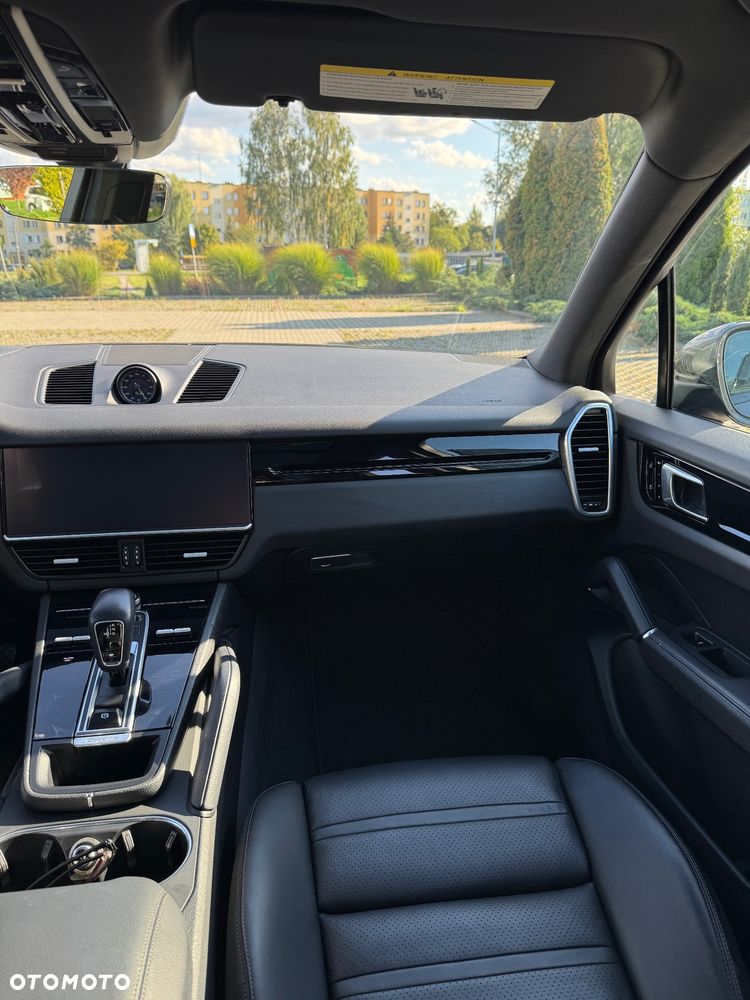Porsche Cayenne - 27