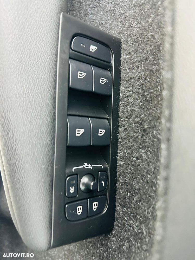 Volvo XC 40 T2 Momentum Core - 12