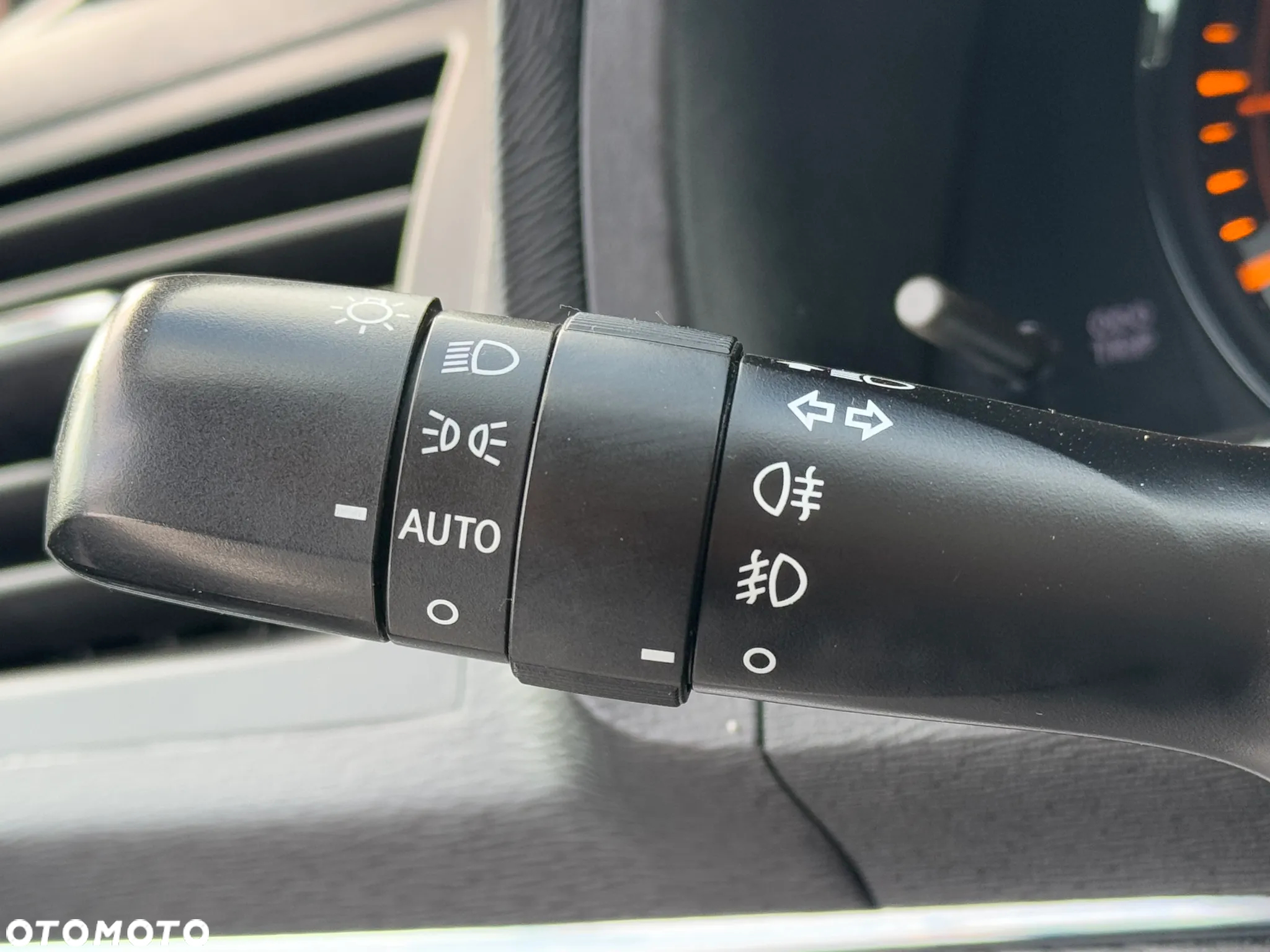 Toyota Avensis 1.8 Premium - 19