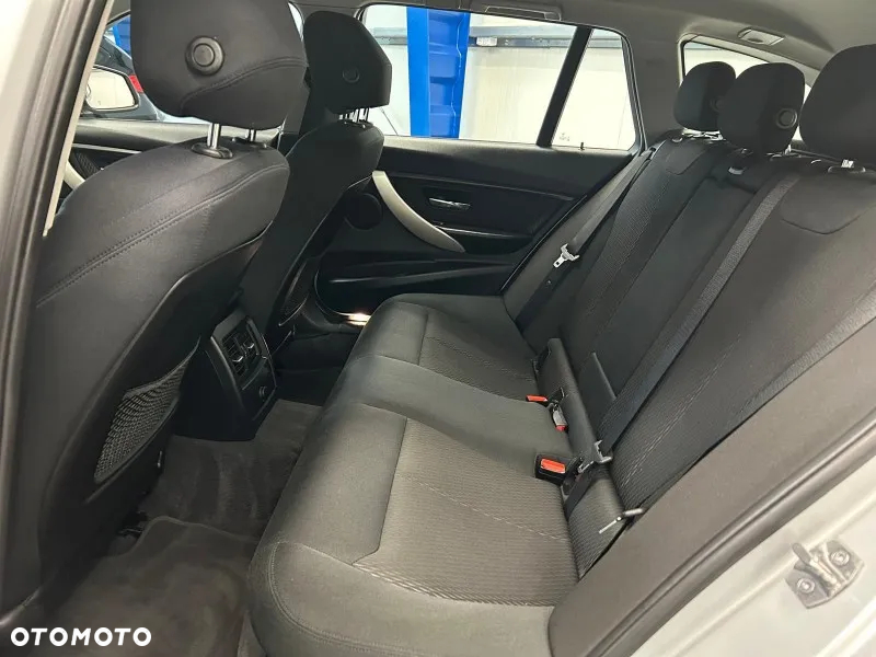 BMW Seria 1 116d - 38